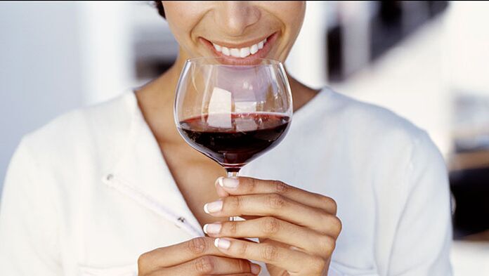 It is possible to drink wine while dieting
