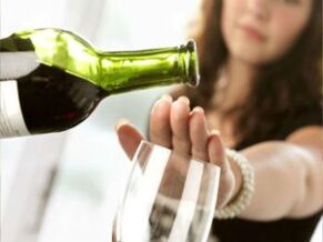 Avoiding alcohol while taking antibiotics