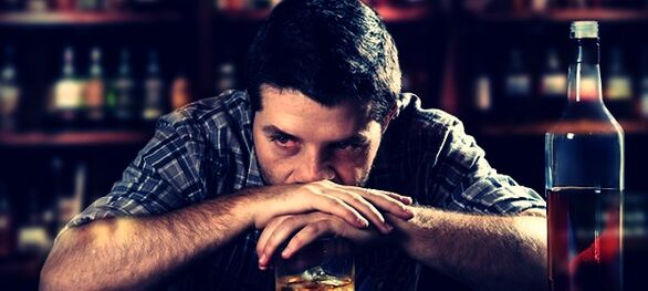 Man drinking alcohol how to quit